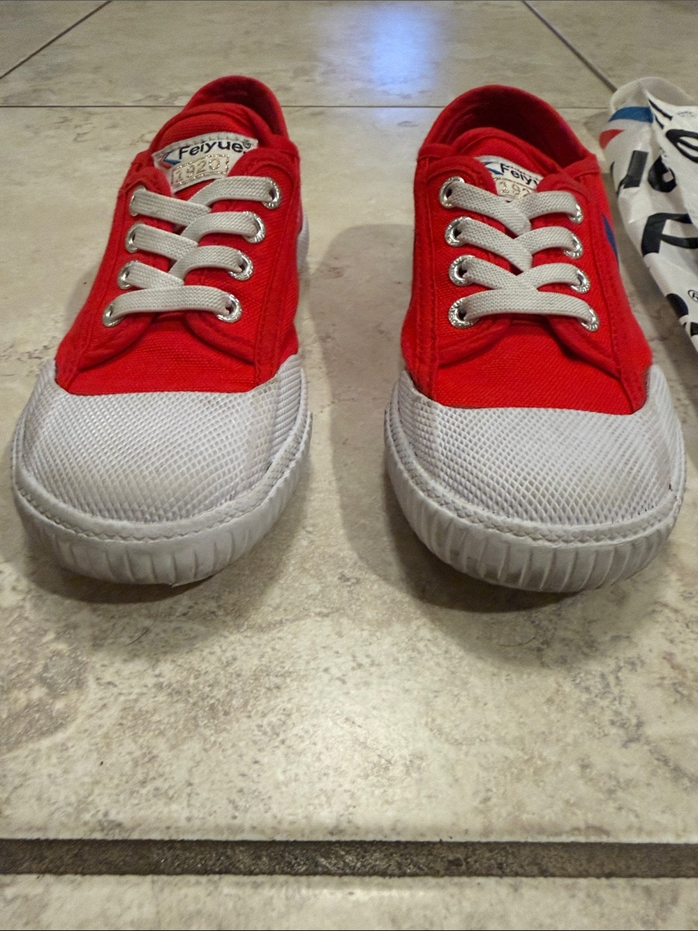 Feiyue Red and White Kids Canvas Sneakers Size 2 - Picture 4 of 8